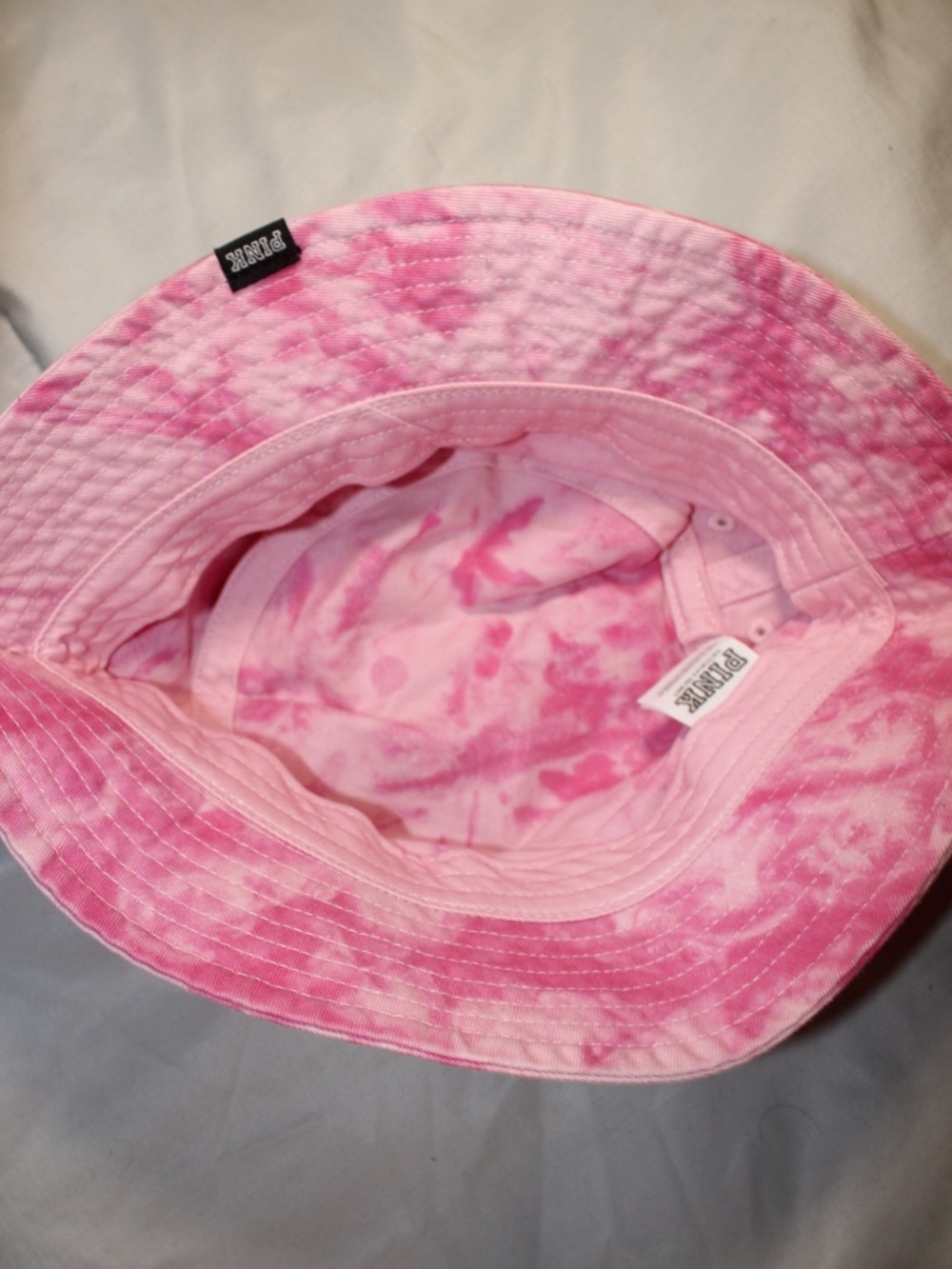 Brand new Victoria secret/pink tie-dye bucket hat with tags - Picture 4 of 8